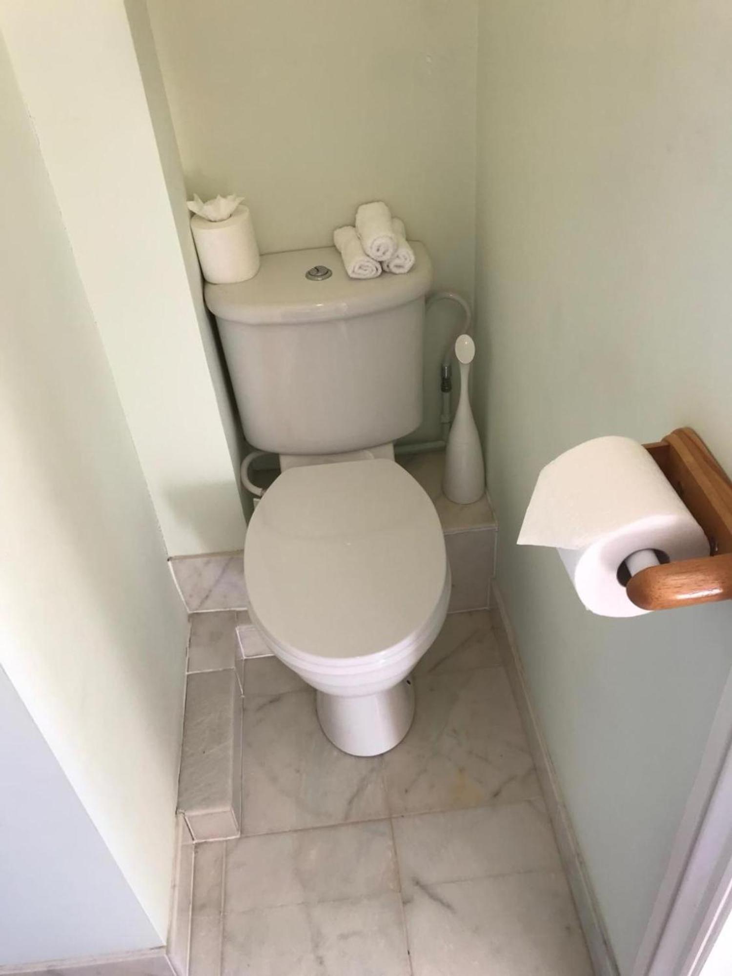 Room In Guest Room - Orchard Manor, Fore Street, Nr Труро Екстериор снимка